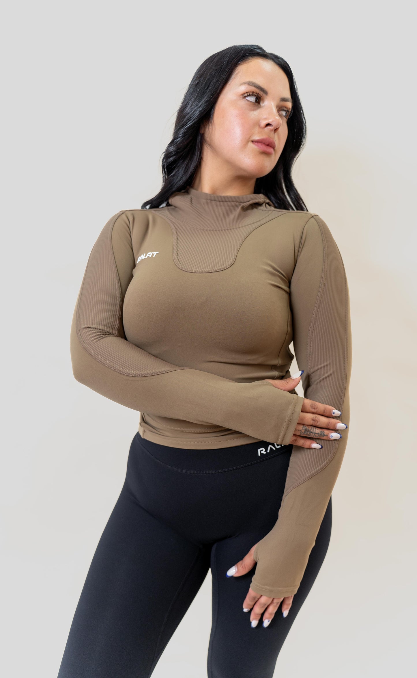 POLERON FITTED CAPUCHA