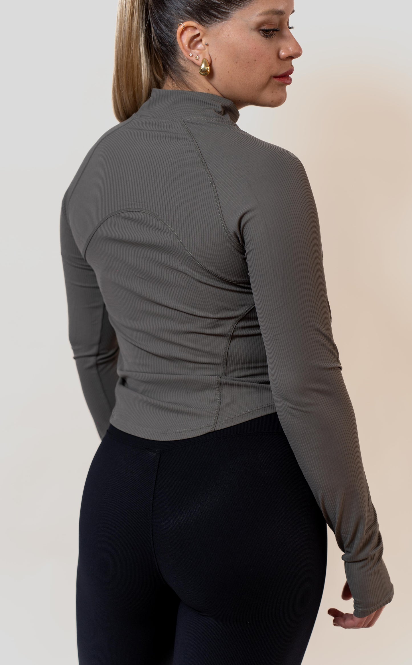 POLERON FITTED SIN CAPUCHA